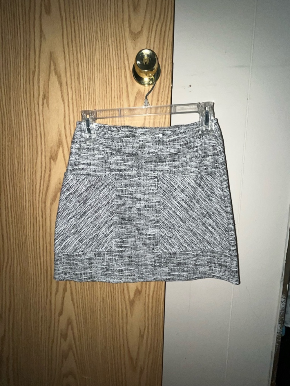 Le Lis - Textured Black and White Mini Skirt w/ Front Pockets 🤍🩶